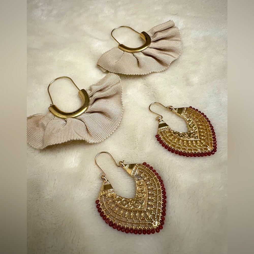 Express Earrings.